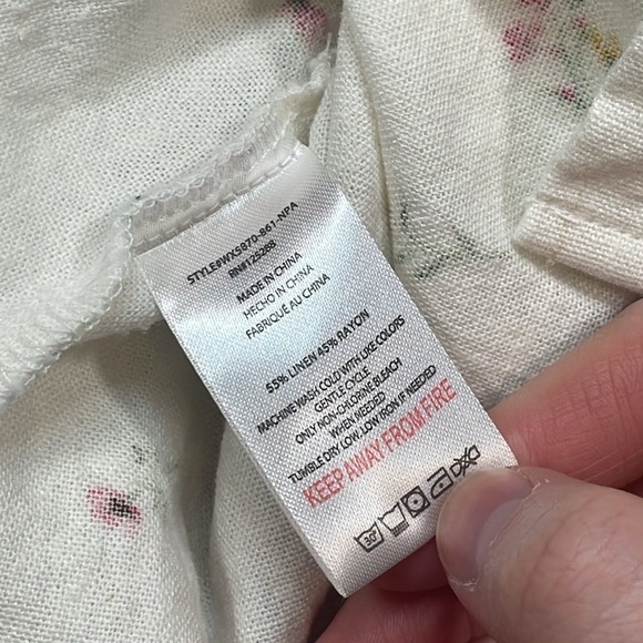 Rae Dunn Floral Button Down Shirt 55% Linen - Picture 4 of 5